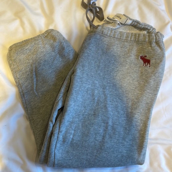 Abercrombie kids crop sweatpant - Picture 2 of 4